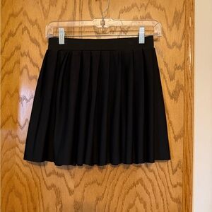 Small new without tags non-wrinkle Chic active small Black Tennis Skirt